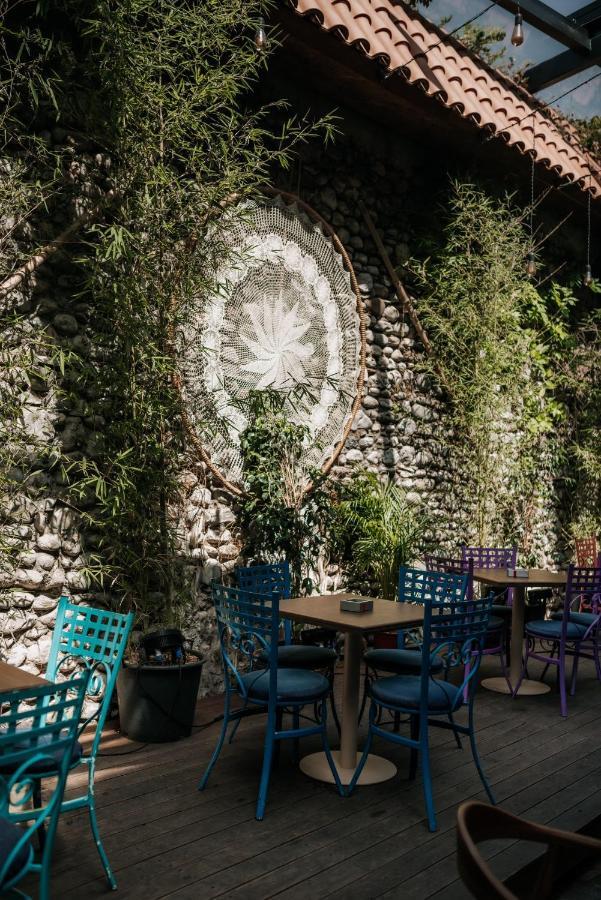 Bed Station Hostel & Bar Shkodra Kültér fotó