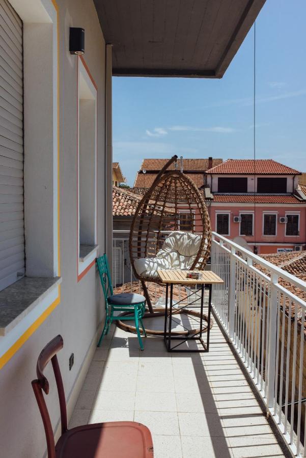 Bed Station Hostel & Bar Shkodra Kültér fotó