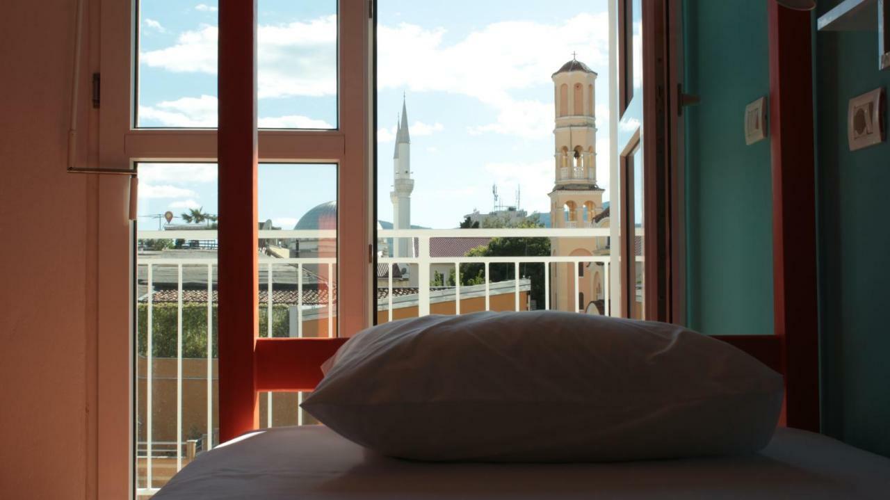 Bed Station Hostel & Bar Shkodra Kültér fotó