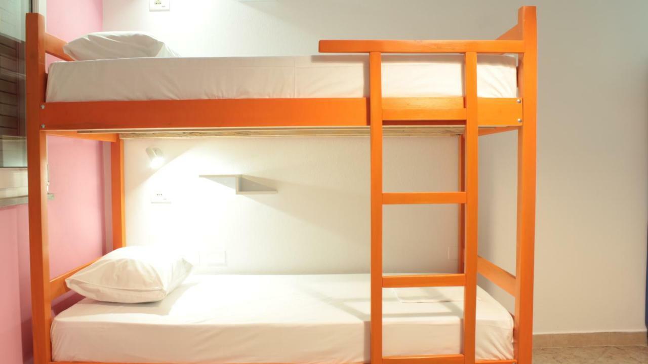 Bed Station Hostel & Bar Shkodra Kültér fotó