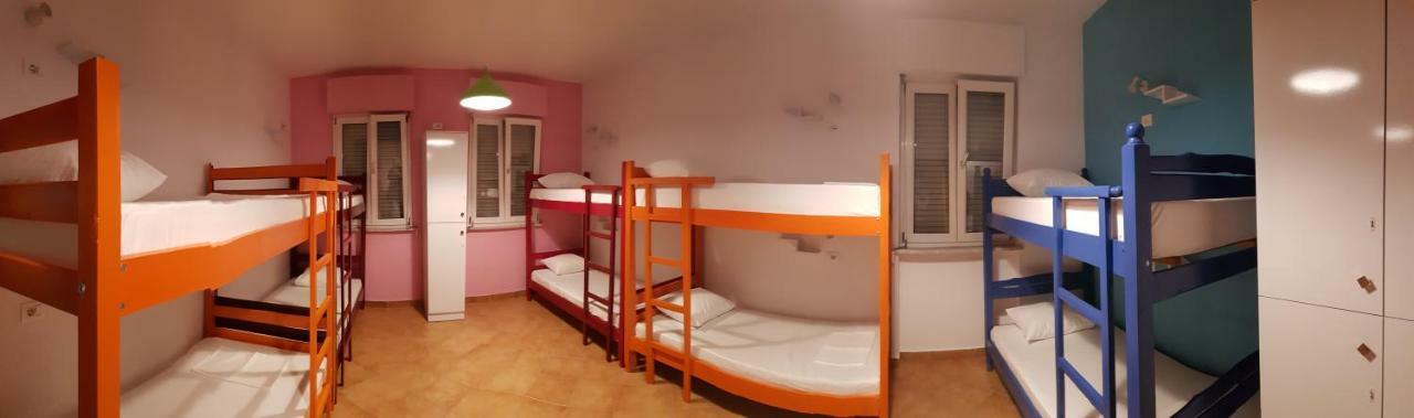 Bed Station Hostel & Bar Shkodra Kültér fotó